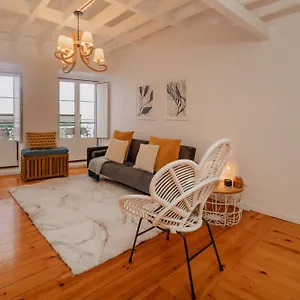 Stylish Getaway In A Mezzanine Flat By The Castle Apartment Lisbon