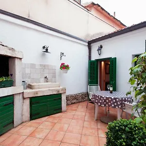 https://studio-apartment-karlo.splithotels.org